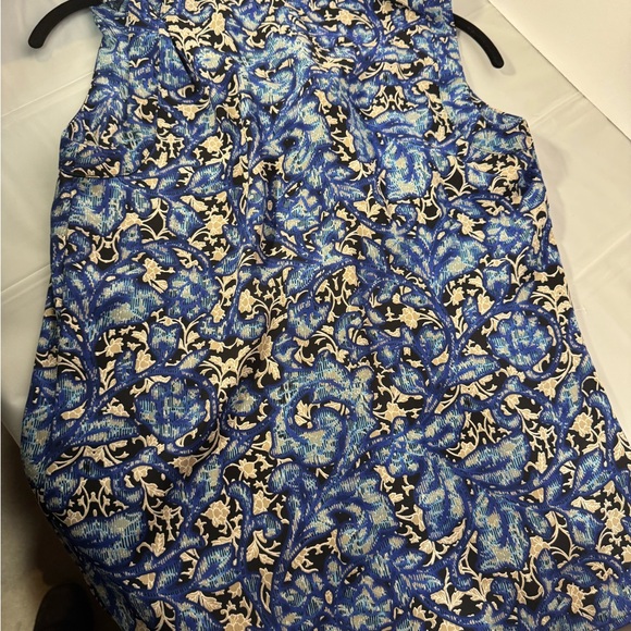 Anne Klein Women’s Floral Blue and Cream Sleeveless w/ tie Top. Poly. Size 0 - Picture 7 of 8